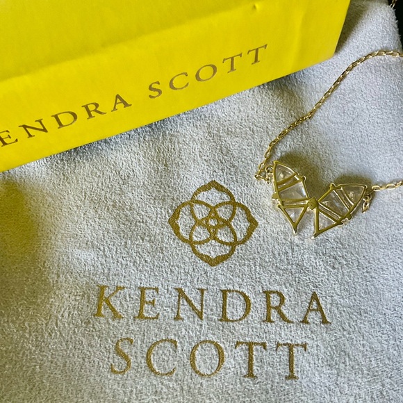 BNIB Authentic/Signed Kendra Scott Blair Butterfly Ivory MOP Necklace-Reversible - Picture 5 of 7